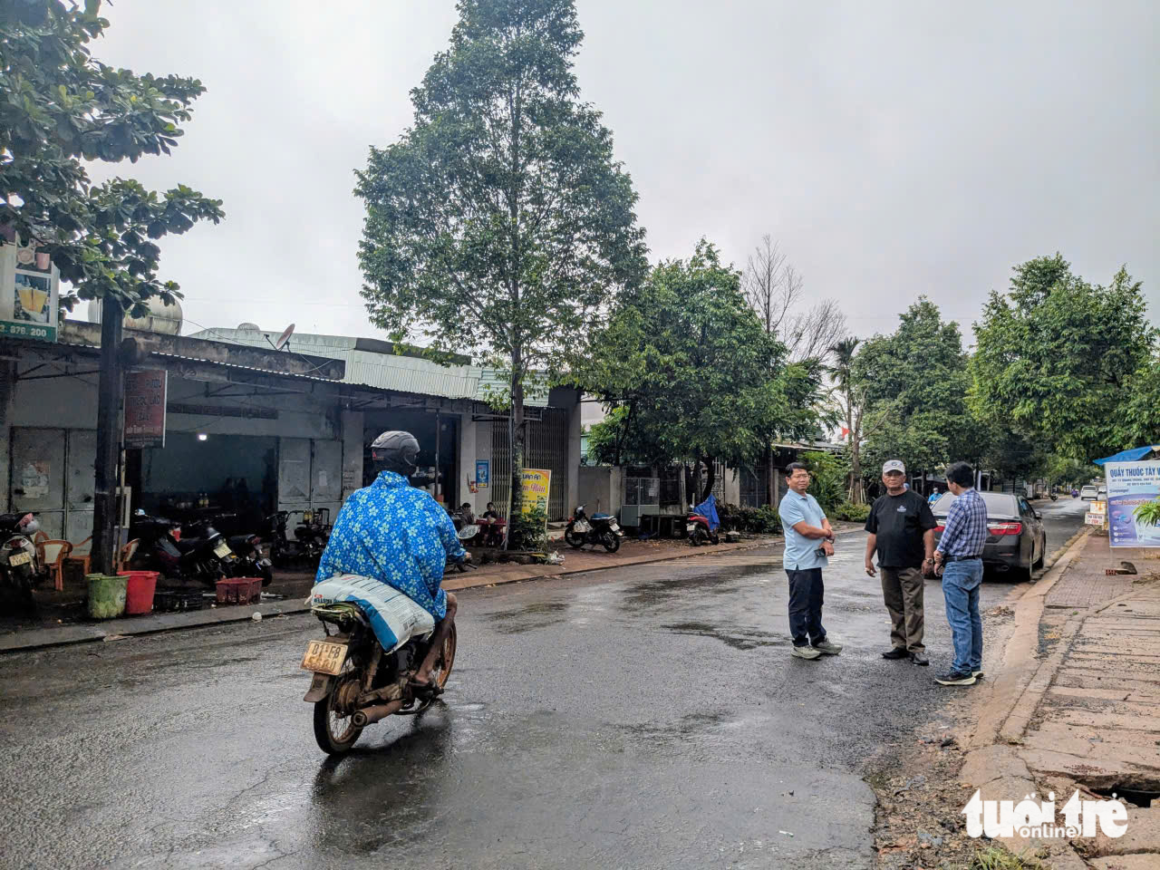 Vụ làm đường cho huyện, đòi nợ 10 năm chưa xong: Phải giải quyết thế nào?