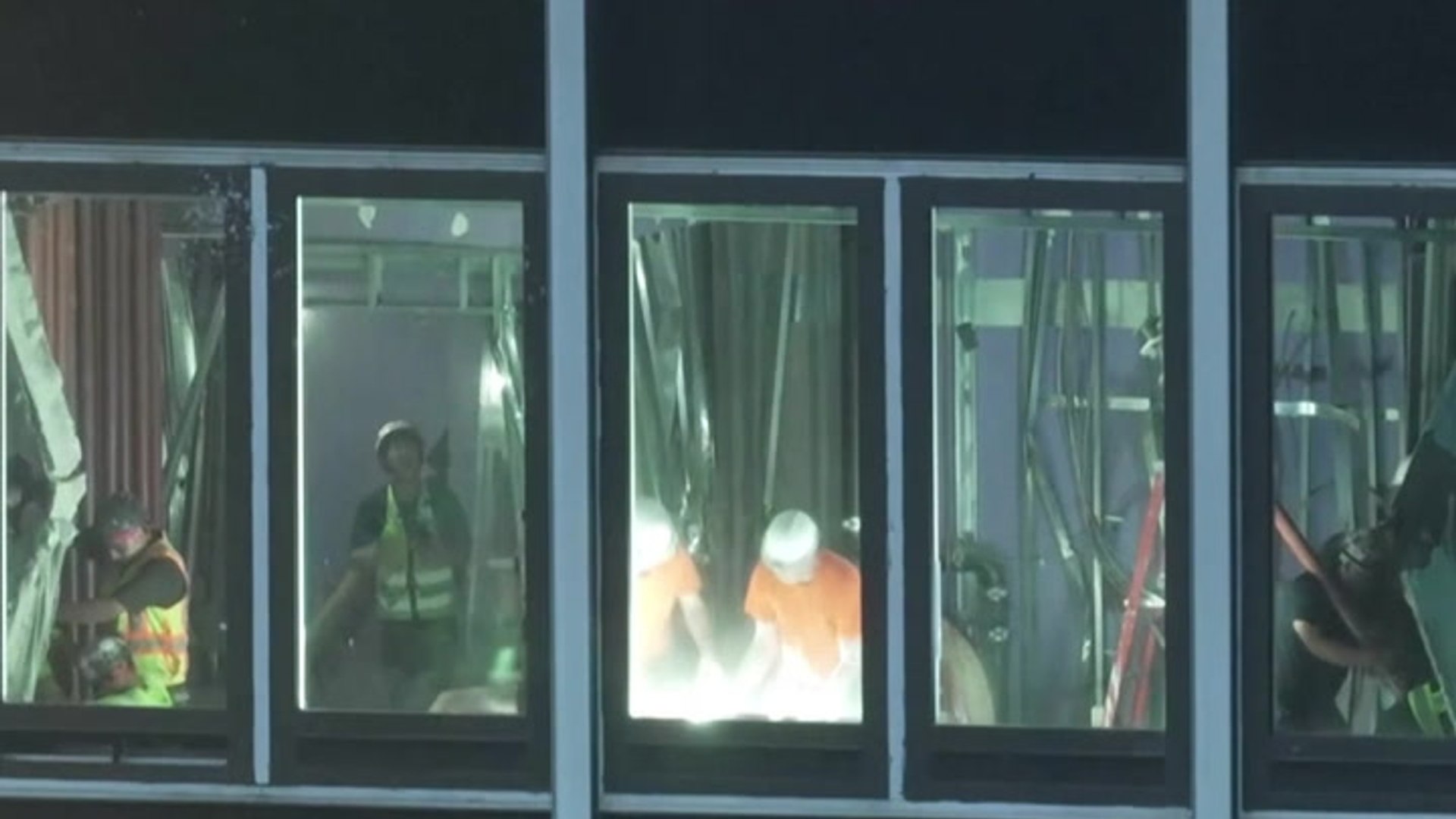 NYC construction workers scramble to stabilize high-rise after support ...