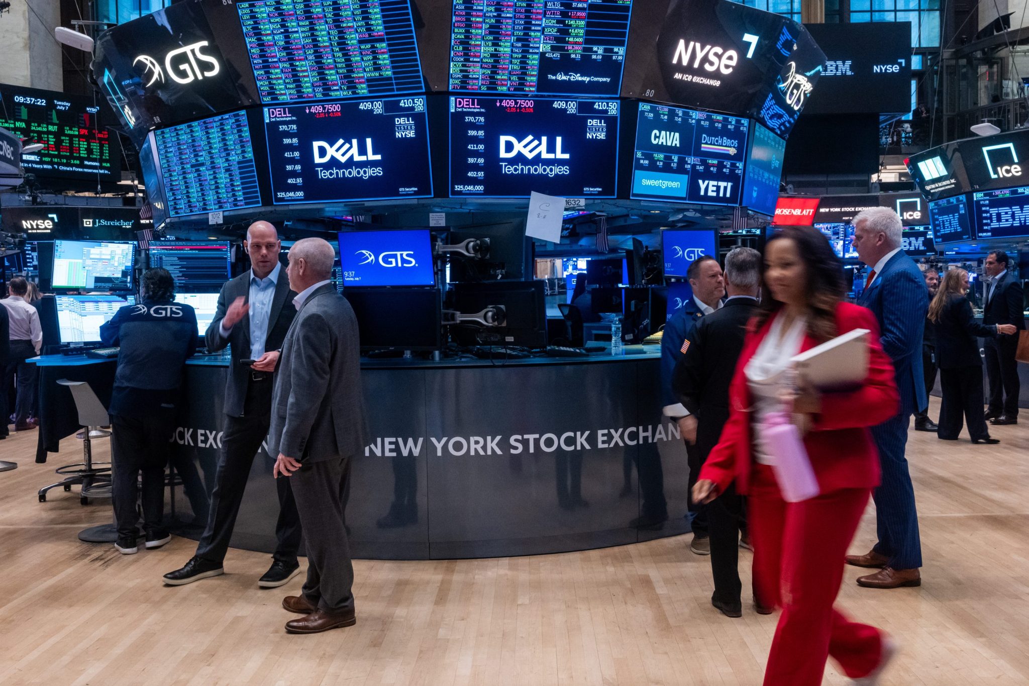 AI's productivity gains are years away, but if it doesn't deliver, it could make unsustainable debt levels even worse, Deutsche Bank economist says