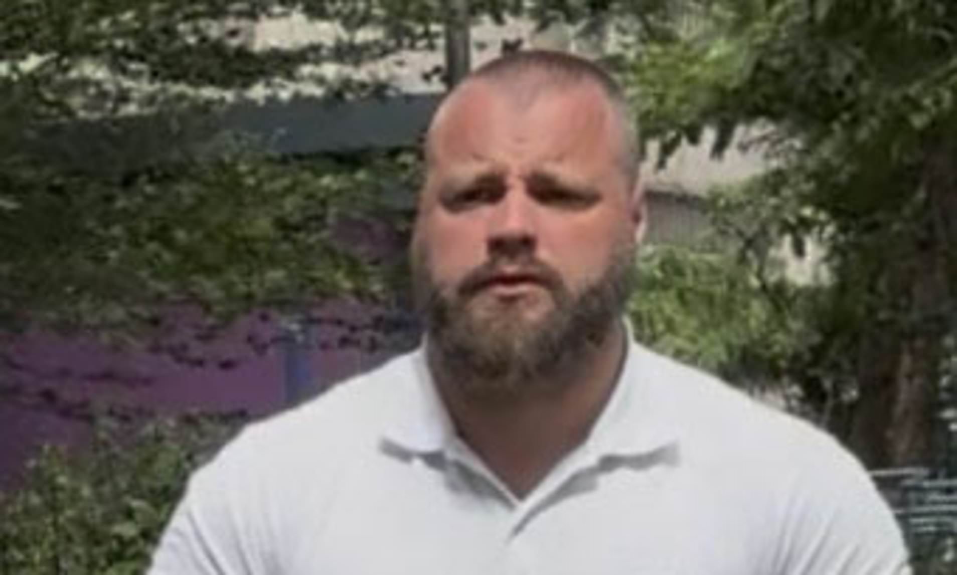 Man ordered to pay £100 after slapping policewoman's bottom - but judge 'shares his frustration'