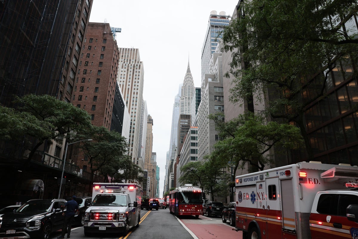 New York shrinks ‘frozen zone’ around compromised high-rise