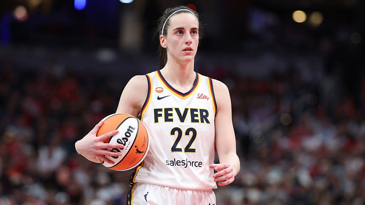 Caitlin Clark #22 of the Indiana Fever during the game against the Phoenix Mercury at Gainbridge Fieldhouse on June 24, 2026 in Indianapolis, Indiana.