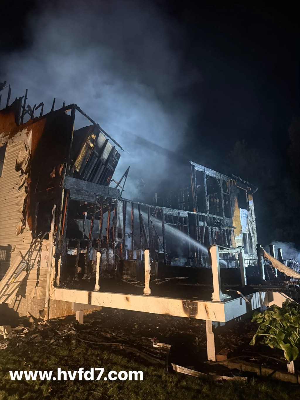 Heroic Navy vet dad killed running into blazing house to save son, 10 — not realizing boy was safe