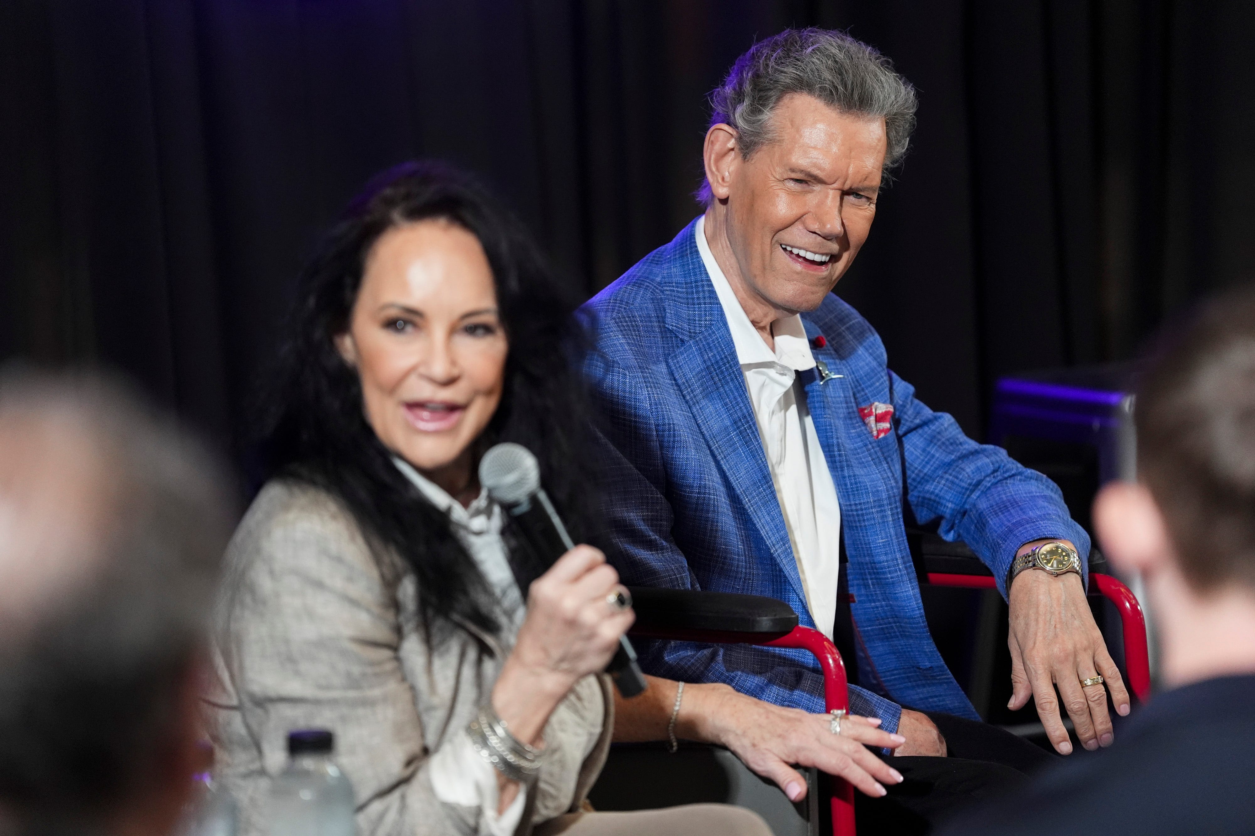 Randy Travis announces upcoming album of unreleased music in Memphis