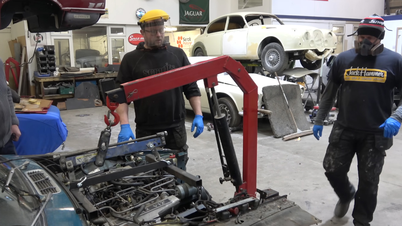 Pulling a massive V12 engine from a rare classic Jaguar