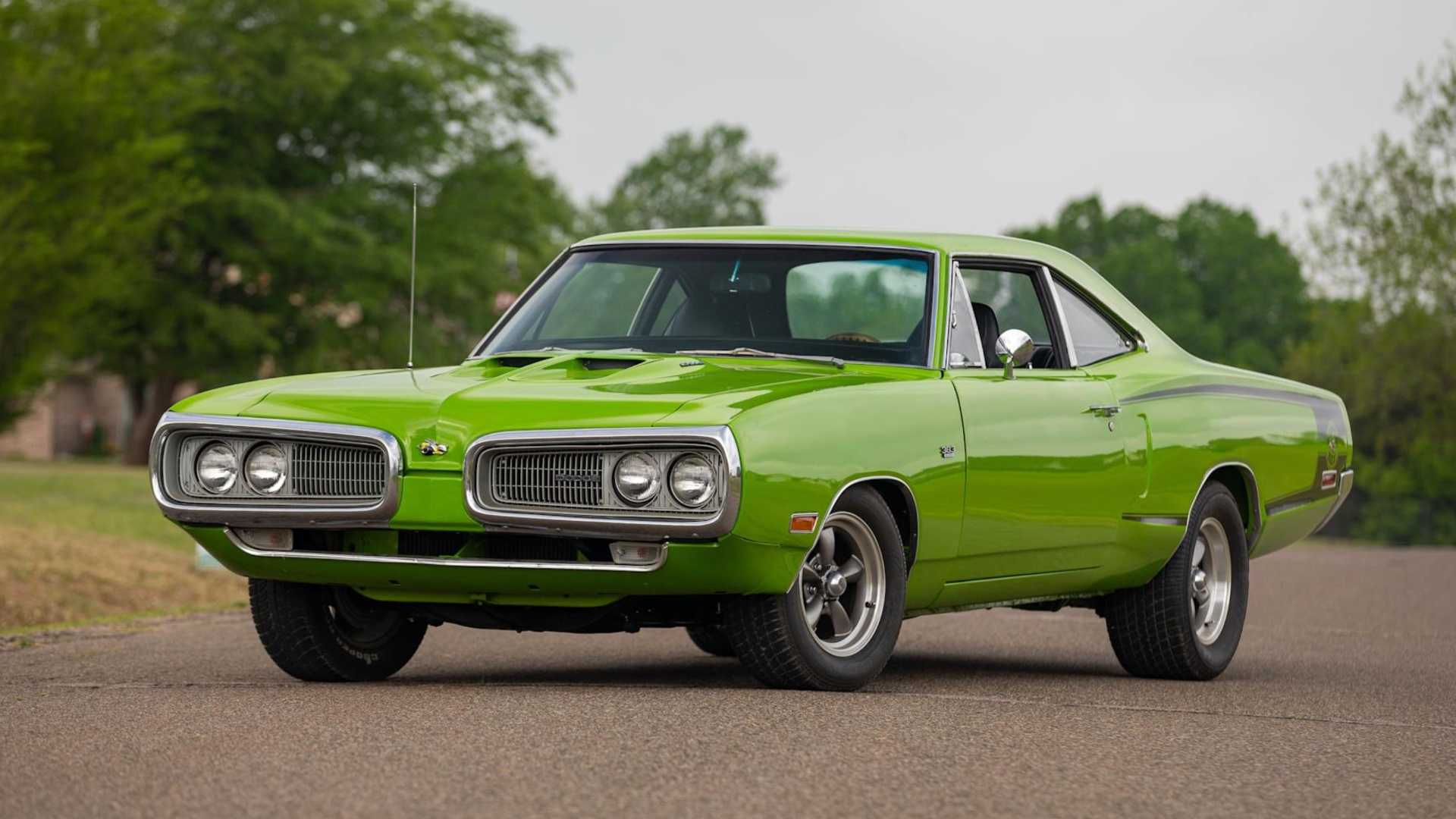 3/4 front view of 1970 Dodge Super Bee 383