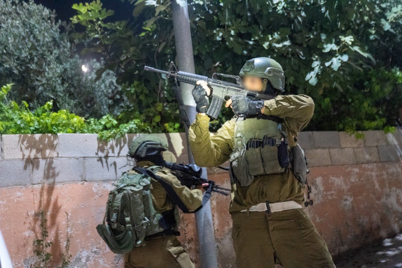 IDF soldiers arrest twenty suspects in overnight raids across West Bank