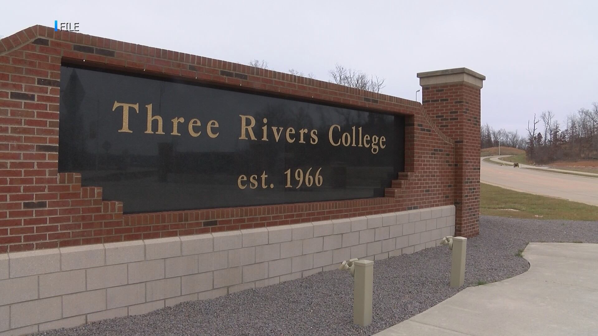 Trivia night to benefit Three Rivers College students