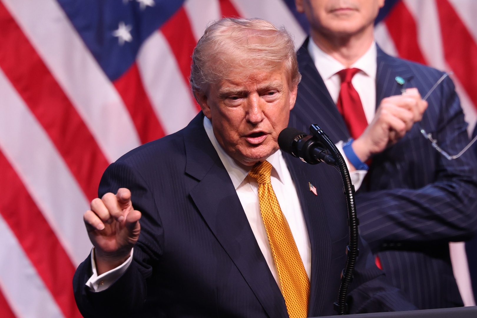 Trump bromea con que él sería 