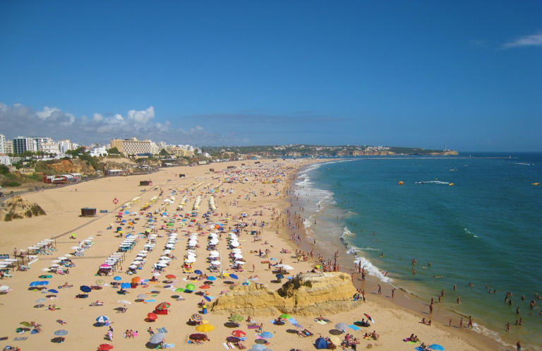 best-beaches-in-the-algarve-for-2026-cliffs-caves-and-island-sands