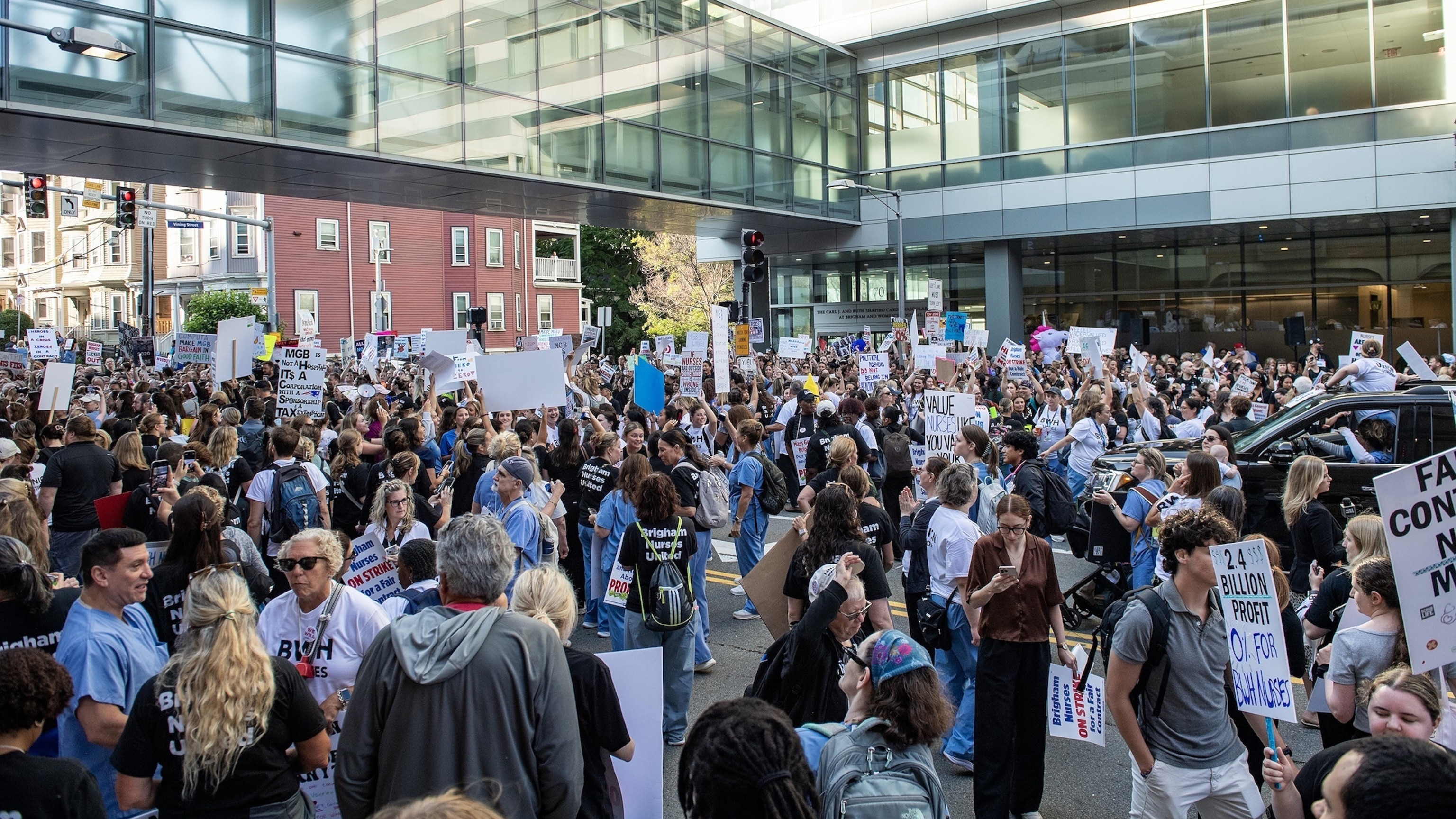 Nurses, home care clinicians launch large-scale strike