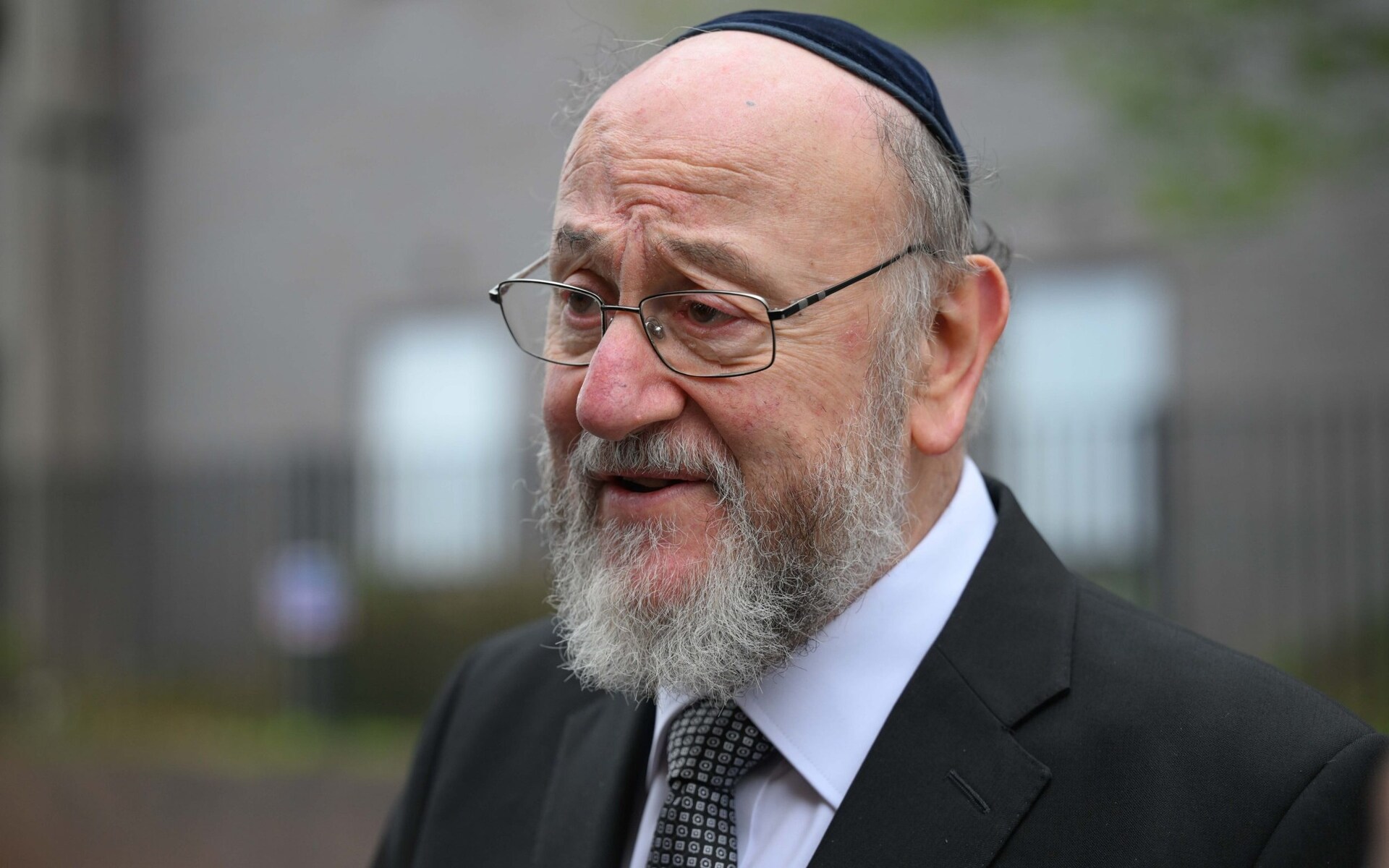 Chief rabbi warns church against discussing Israeli 'genocide' document