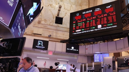 Dow drops 811 points as Trump says Iran ceasefire is over, oil prices surge