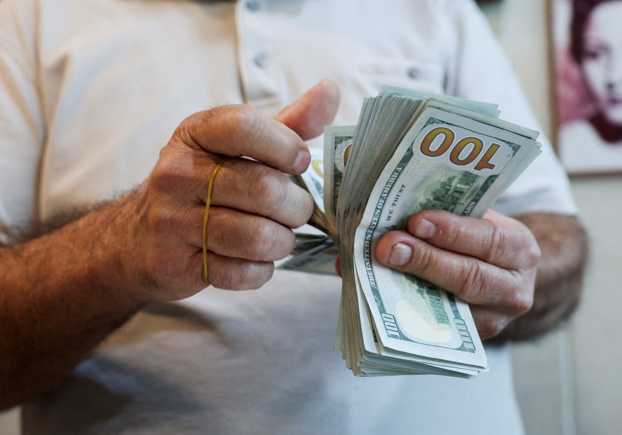 Iraq agrees to US demands to halt dollar flows to Iran-backed militias
