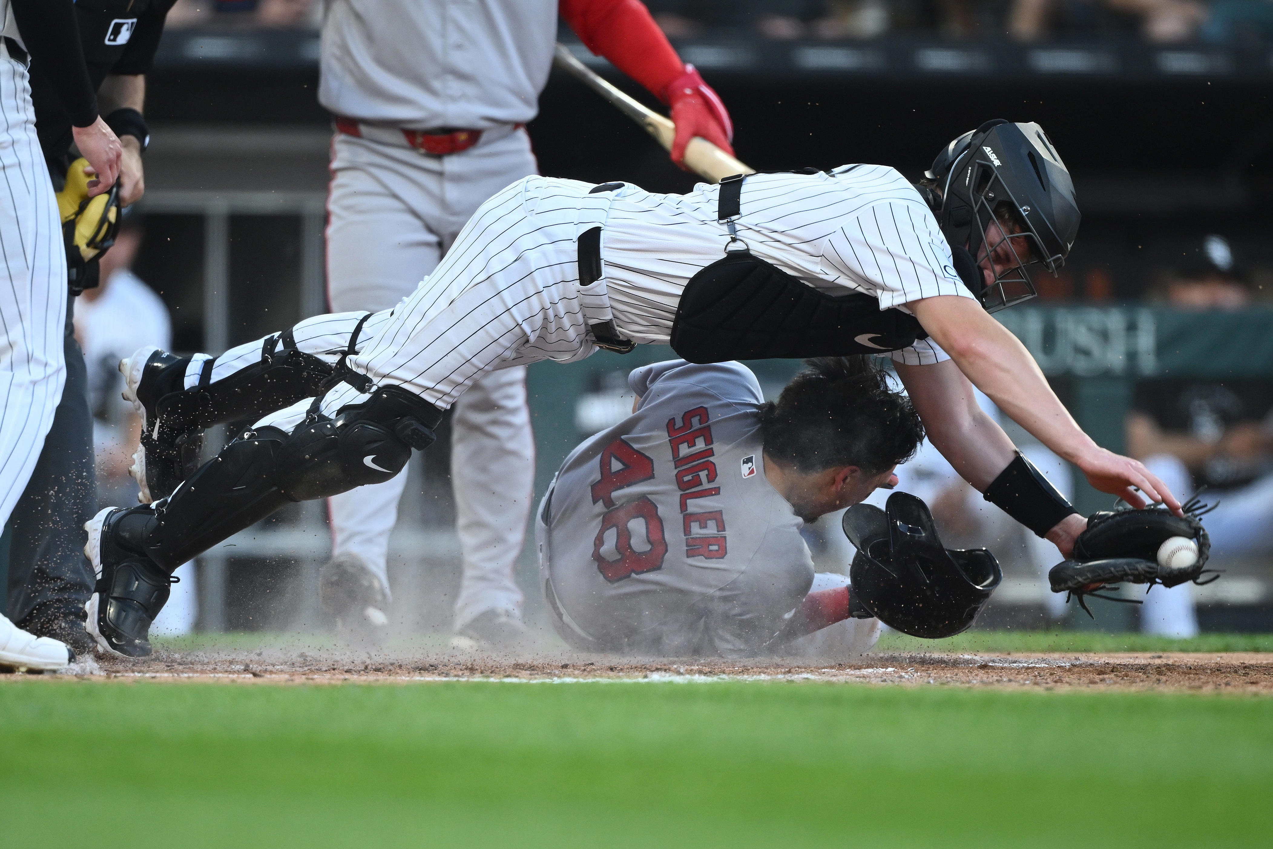 Red Sox injury updates: Anthony Seigler, Willson Contreras exit game VS White Sox