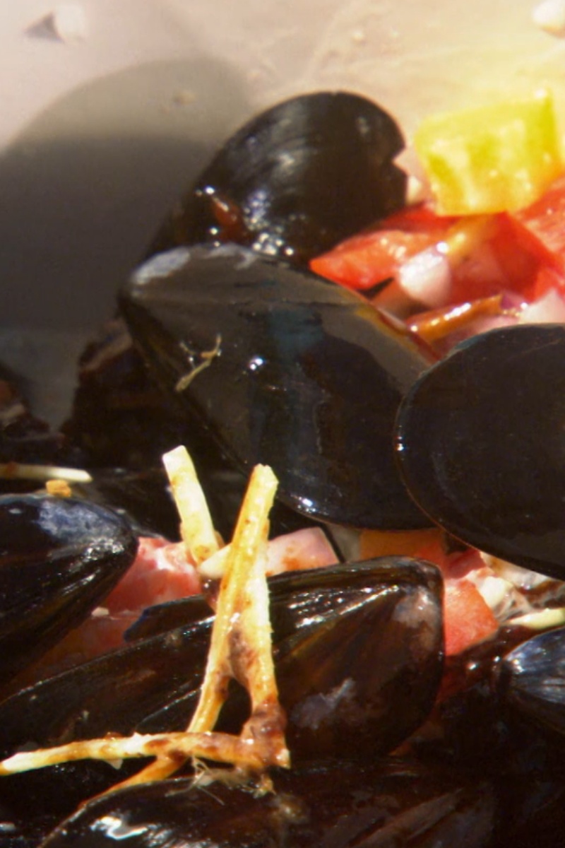 Selecting and enjoying fresh mussels