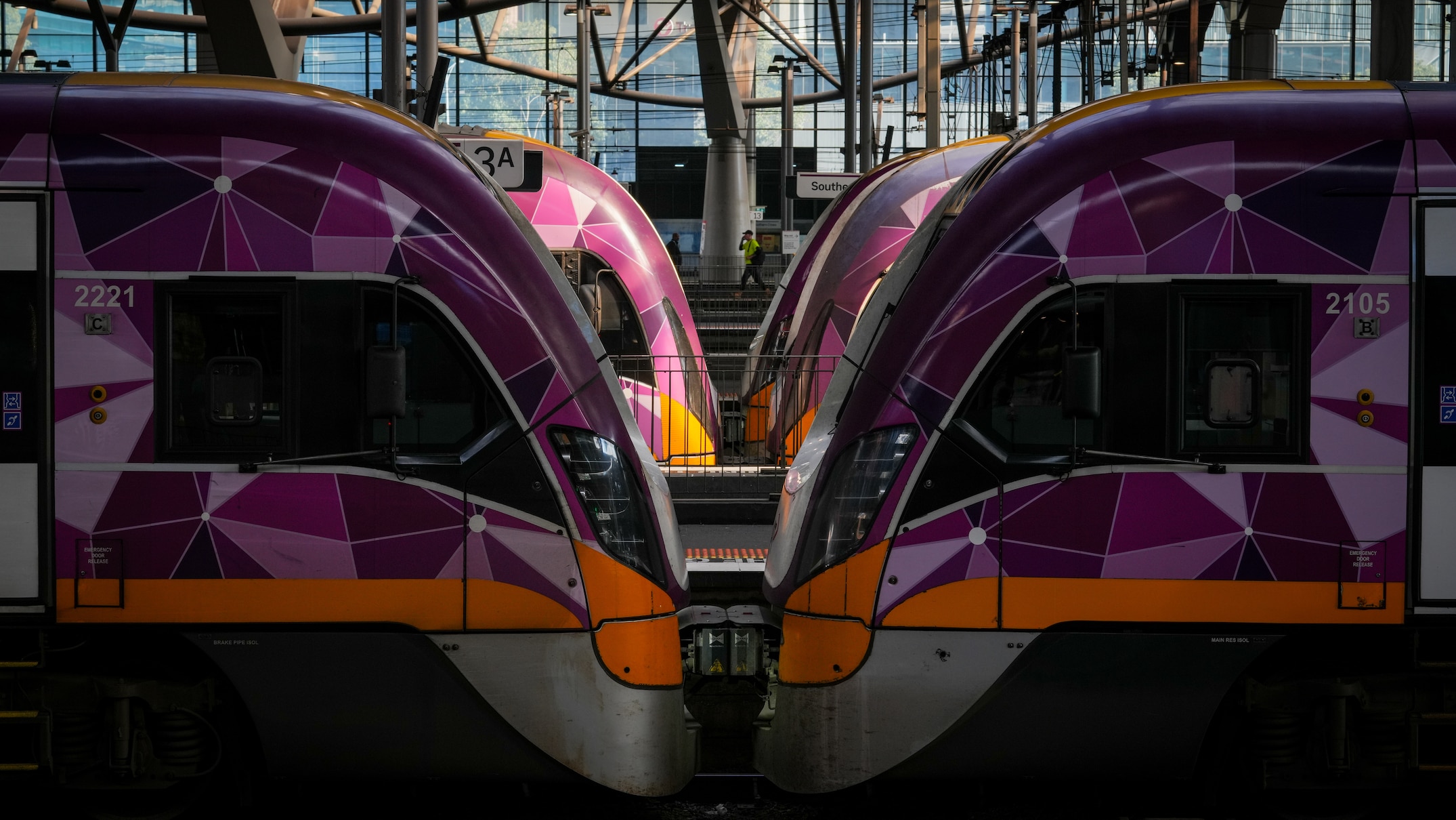 V/Line train services slowly resume in Victoria following Telstra outage