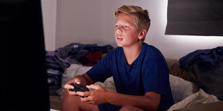 Heavy video gaming is not linked to cognitive harm in teens, but gaming ...