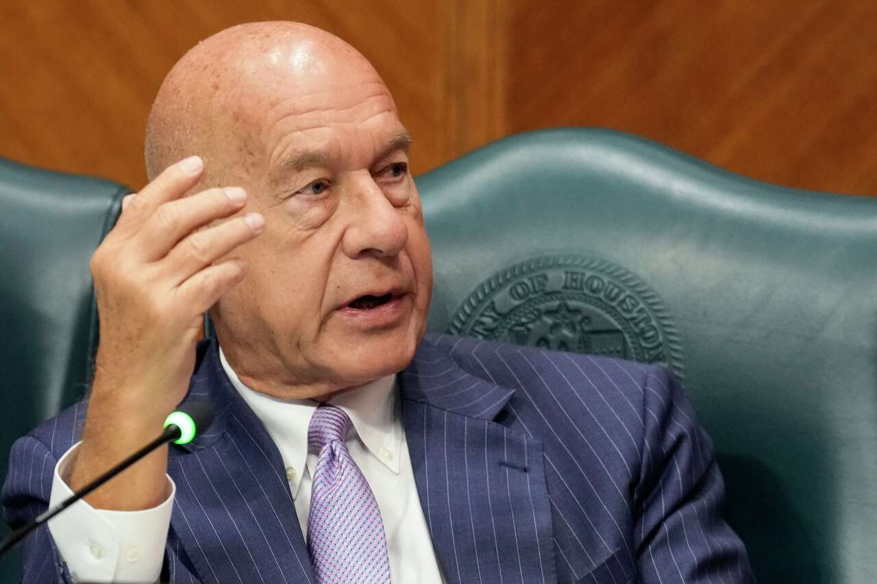 Mayor Whitmire backs federal probe, says Houston won't launch separate ...