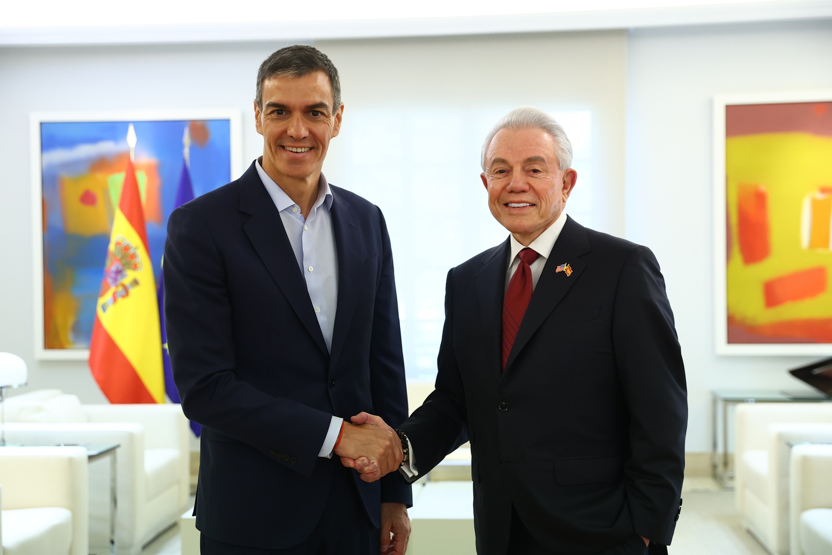 Robles se reúne este jueves con el embajador de EE. UU. tras los ...