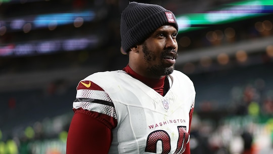 Von Miller posts photo of himself in Cowboys jersey with cryptic emojis ...