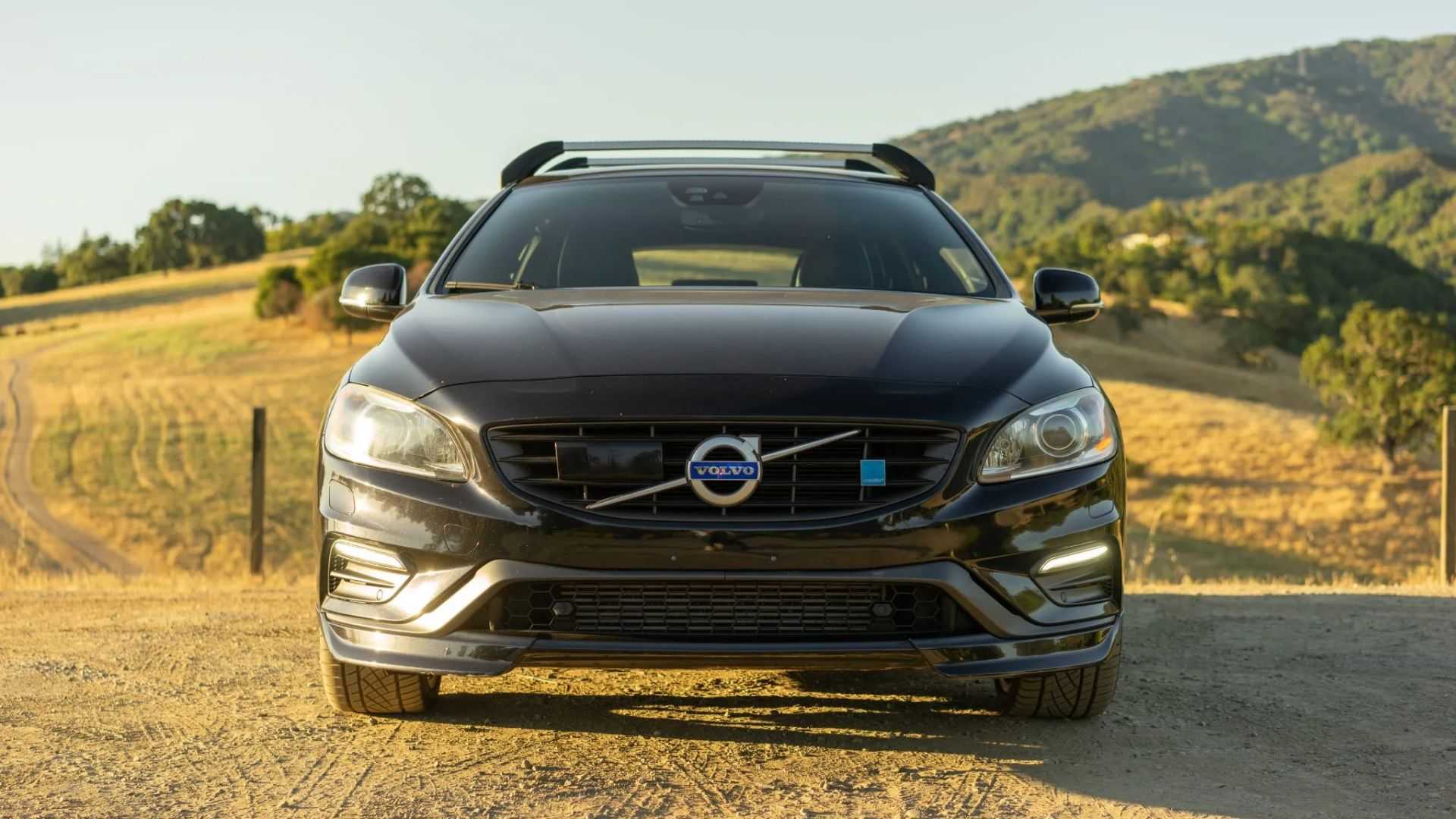 2015 Volvo V60 Polestar Black Front View
