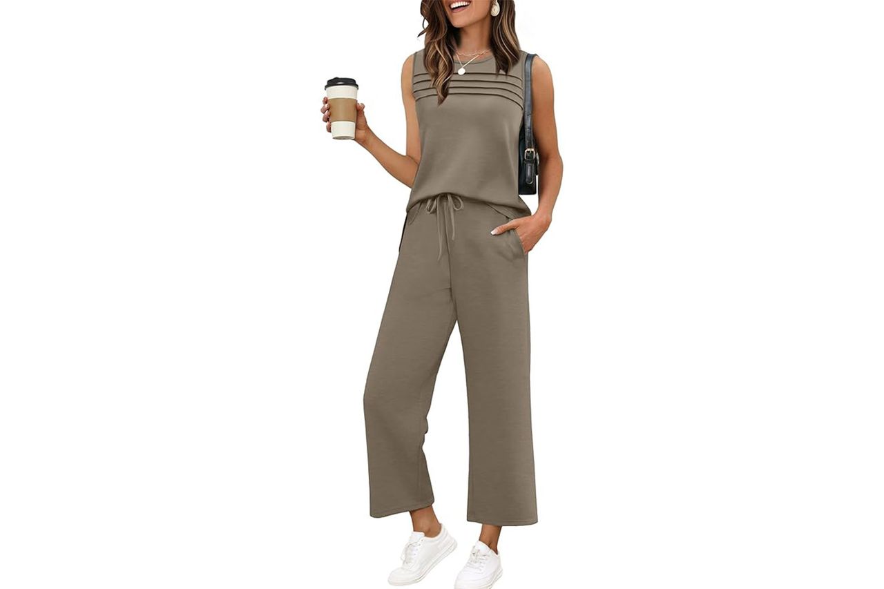WIHOLL Two Piece Sets for Women Summer Outfits Matching Lounge Sets Wide Leg Crop Pants Vacation Travel