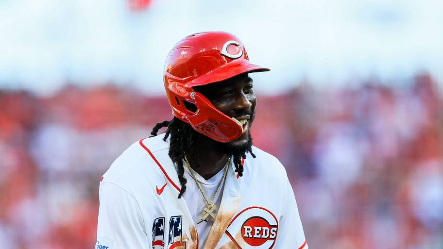 Reds play long ball in offensive onslaught, 11-5 win over Phillies