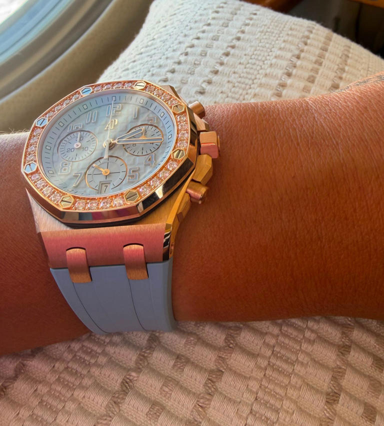 Messi's wife wears $67,000 watch with 32 diamonds to husband's World