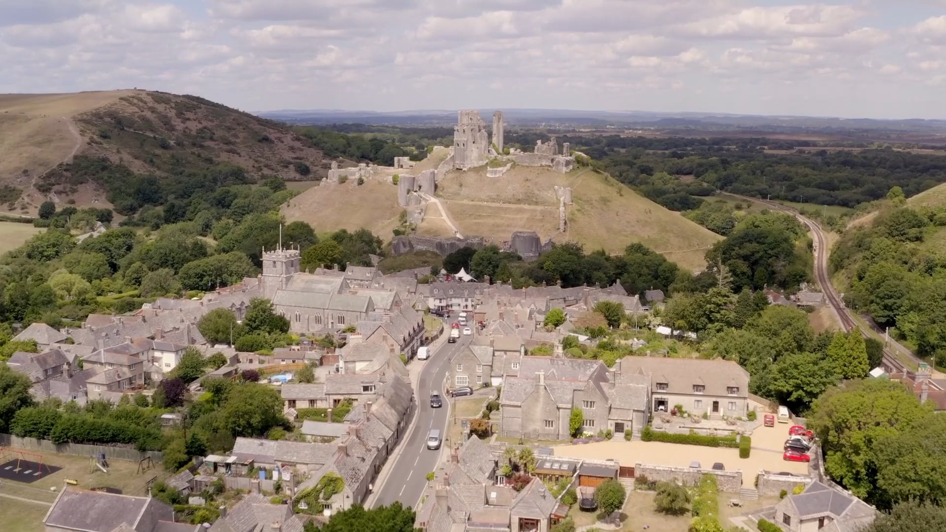 Corfe Castle Dorset: Drone tour of England's 1,000-year-old ruins
