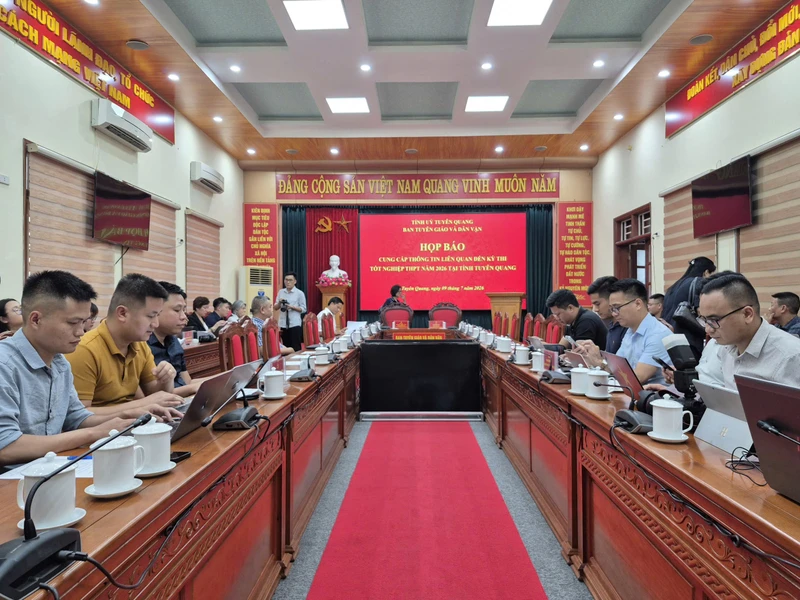 Tuyên Quang thông tin kết quả điều tra vụ điểm Toán cao bất thường