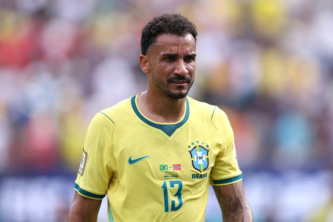 Tuyển Brazil về nước với chỉ 1 cầu thủ sau World Cup