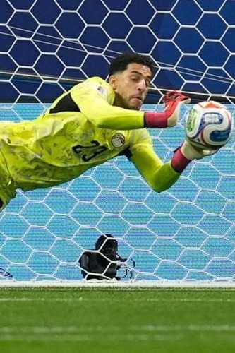 Who is Mostafa Shobeir? The EGY goalkeeper who saved Lionel Messi's ...