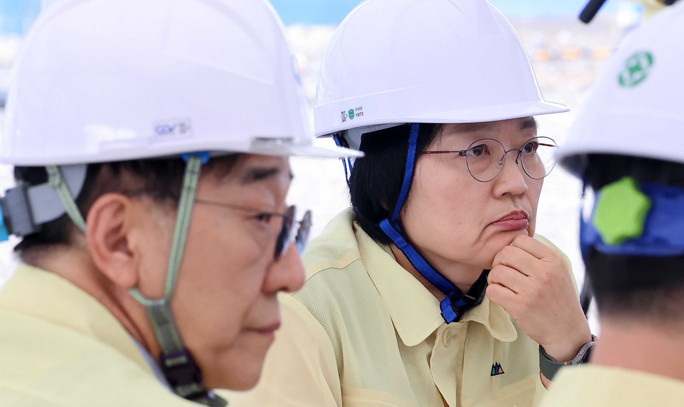 Prime Minister Han Seong-sook urges swift housing supply to stabilize ...