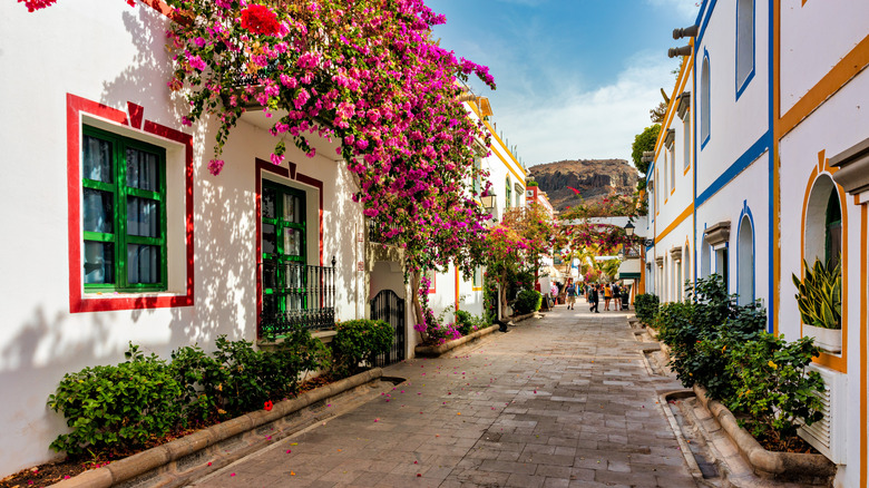 Rick Steves Is Begging You To Stop Booking Airbnbs And His Reasoning Is Eye-Opening