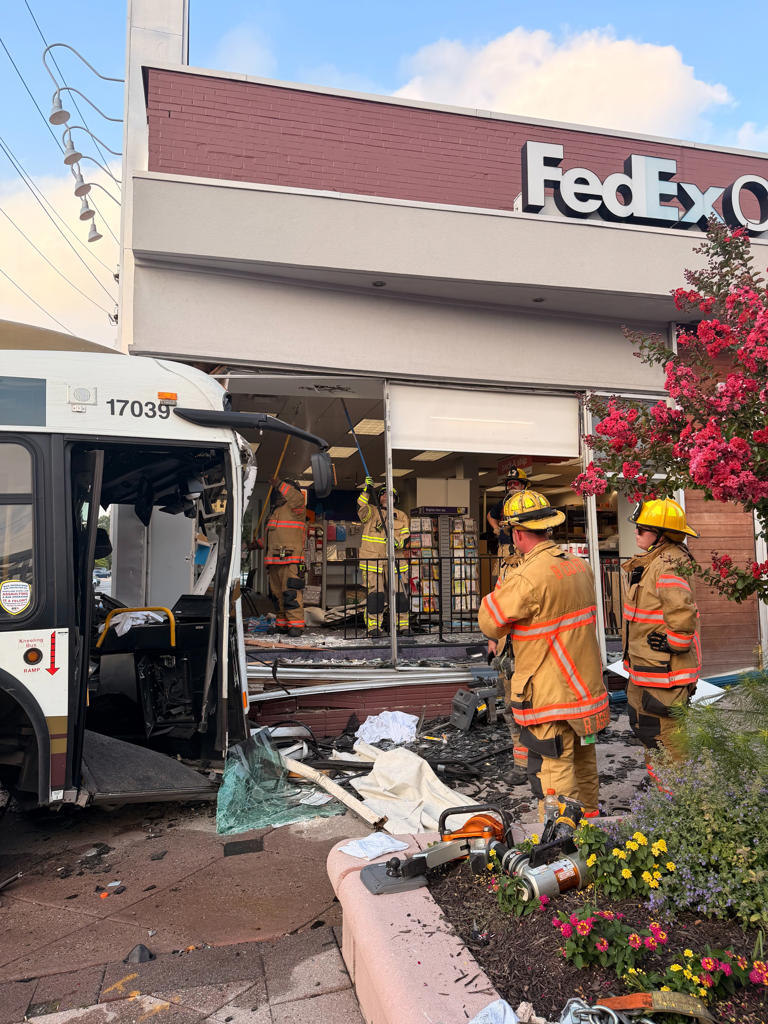 At least 33 hurt after MTA Baltimore bus crashed into FedEx building ...