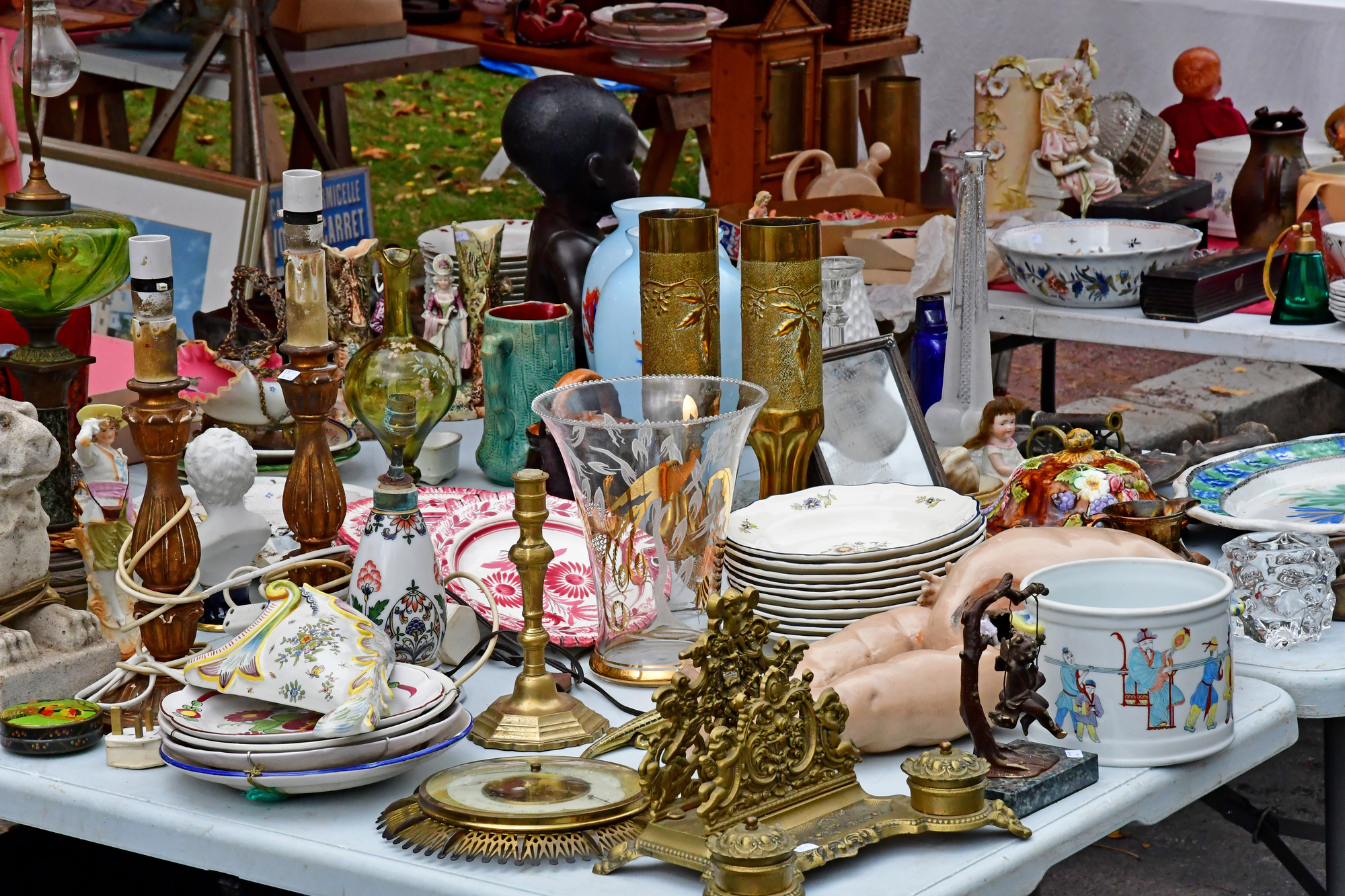 How to spot a valuable antique in a box of junk at a yard sale