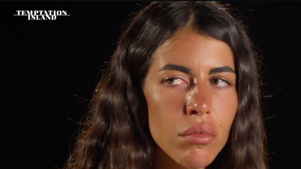 temptation-island-polemica-per-le-foto-di-alessandra-sui-social