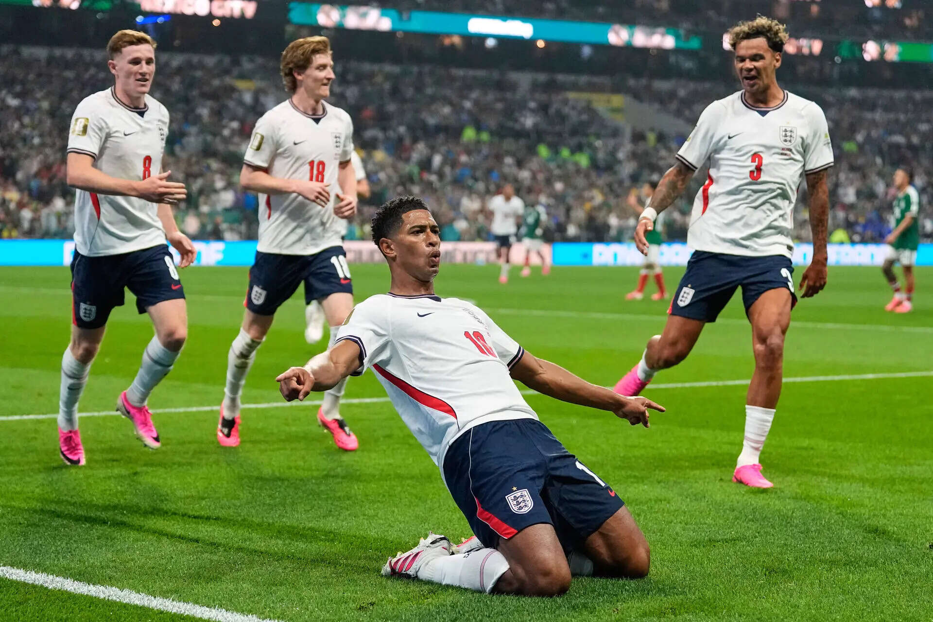 Five goals, one red card: England vs Mexico round of 16 at Estadio ...