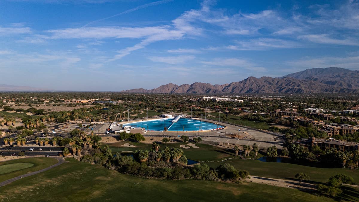 California’s First Wavegarden Wave Pool Unleashed in Palm Desert: ‘Best in the World’ (Video)