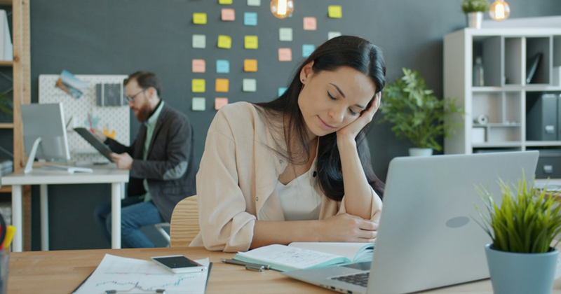 Full-time marketing employee with 10 years' experience works 3 hours a ...