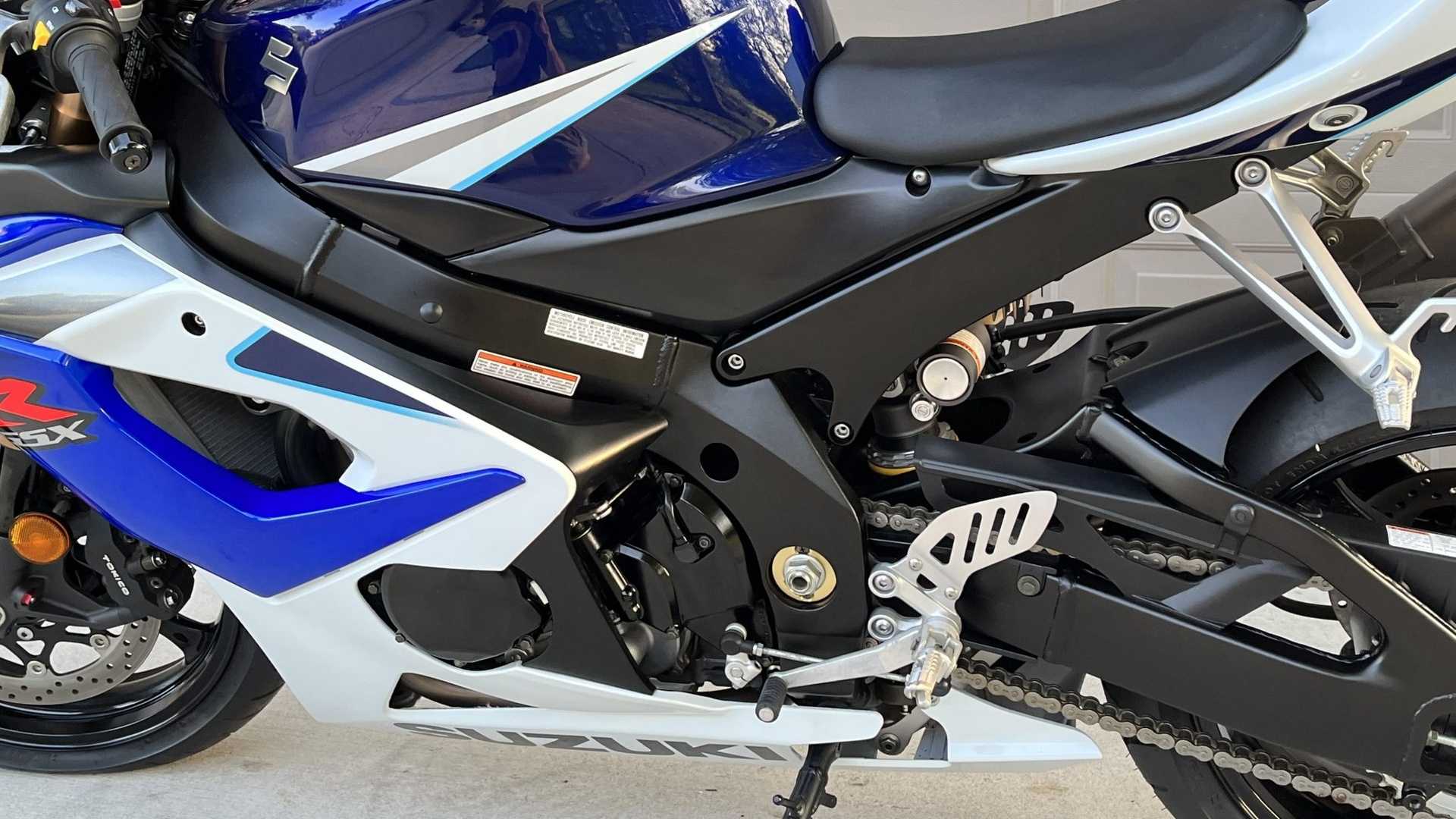 2006 Suzuki GSX-R1000 close-up shot of the frame