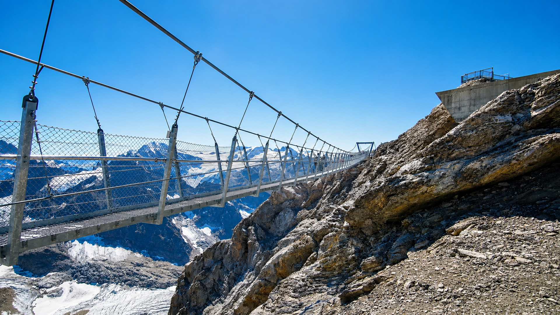 Mount Titlis byr på en spektakulær reise gjennom de sveitsiske alpene (4K)