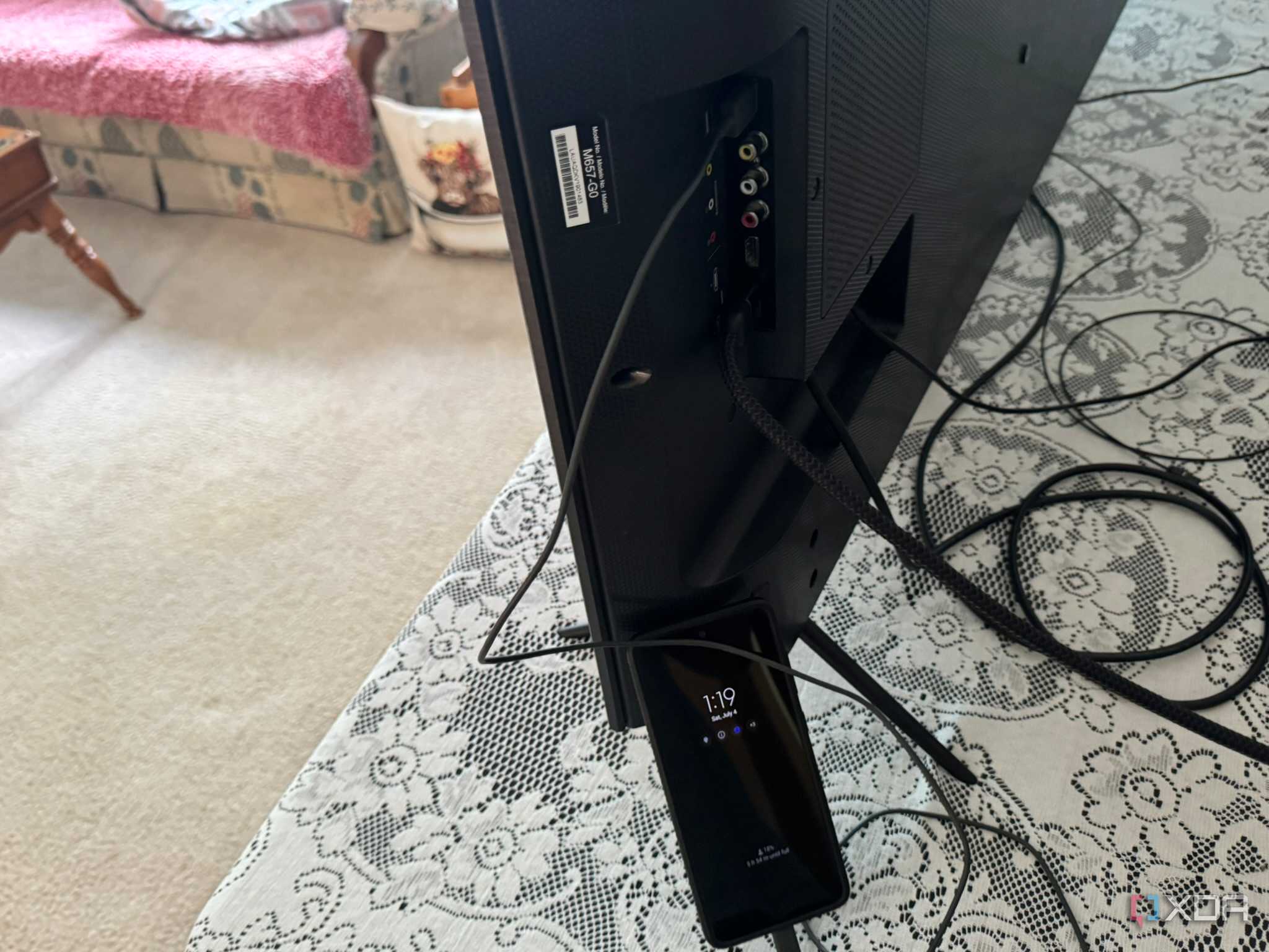 Shows charging phone with USB port Smart TV