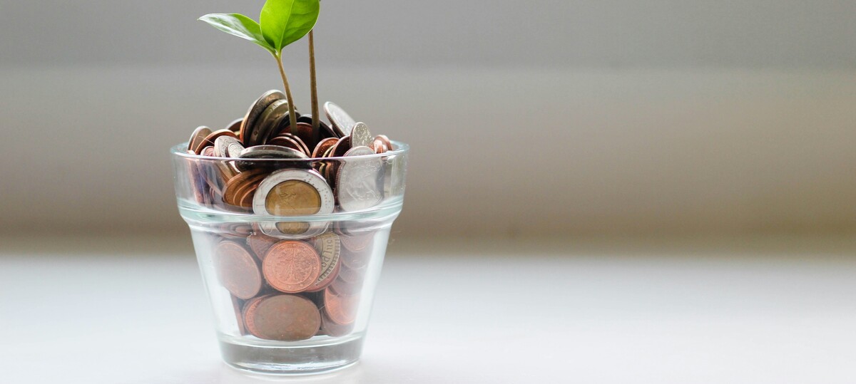 On saving money and spreading manure