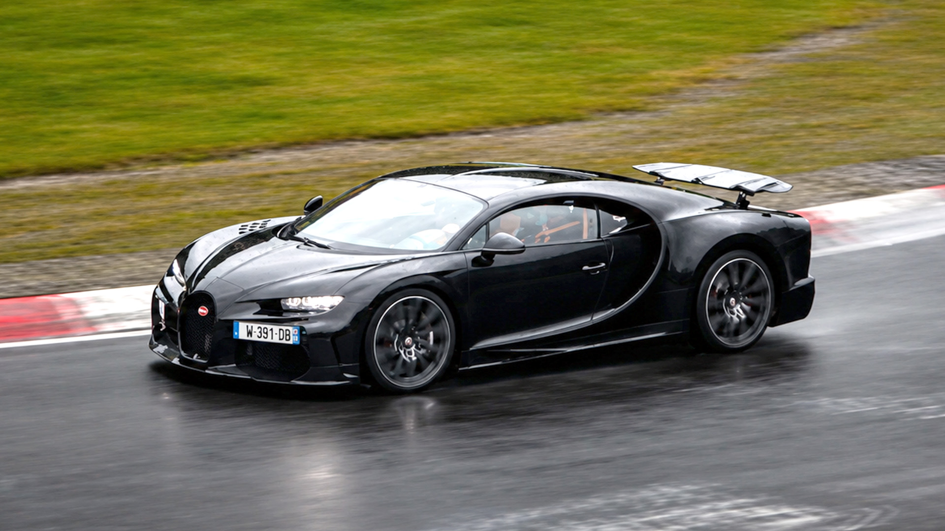 Bugatti Chiron undergoes high-speed testing at Nürburgring
