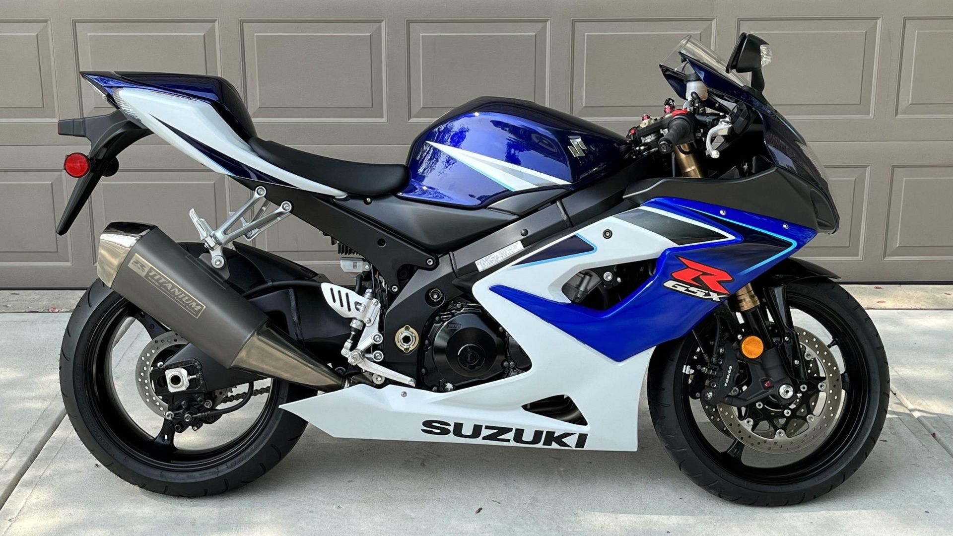 The 2005 Suzuki Superbike BMW Reverse-Engineered To Build The S 1000 RR