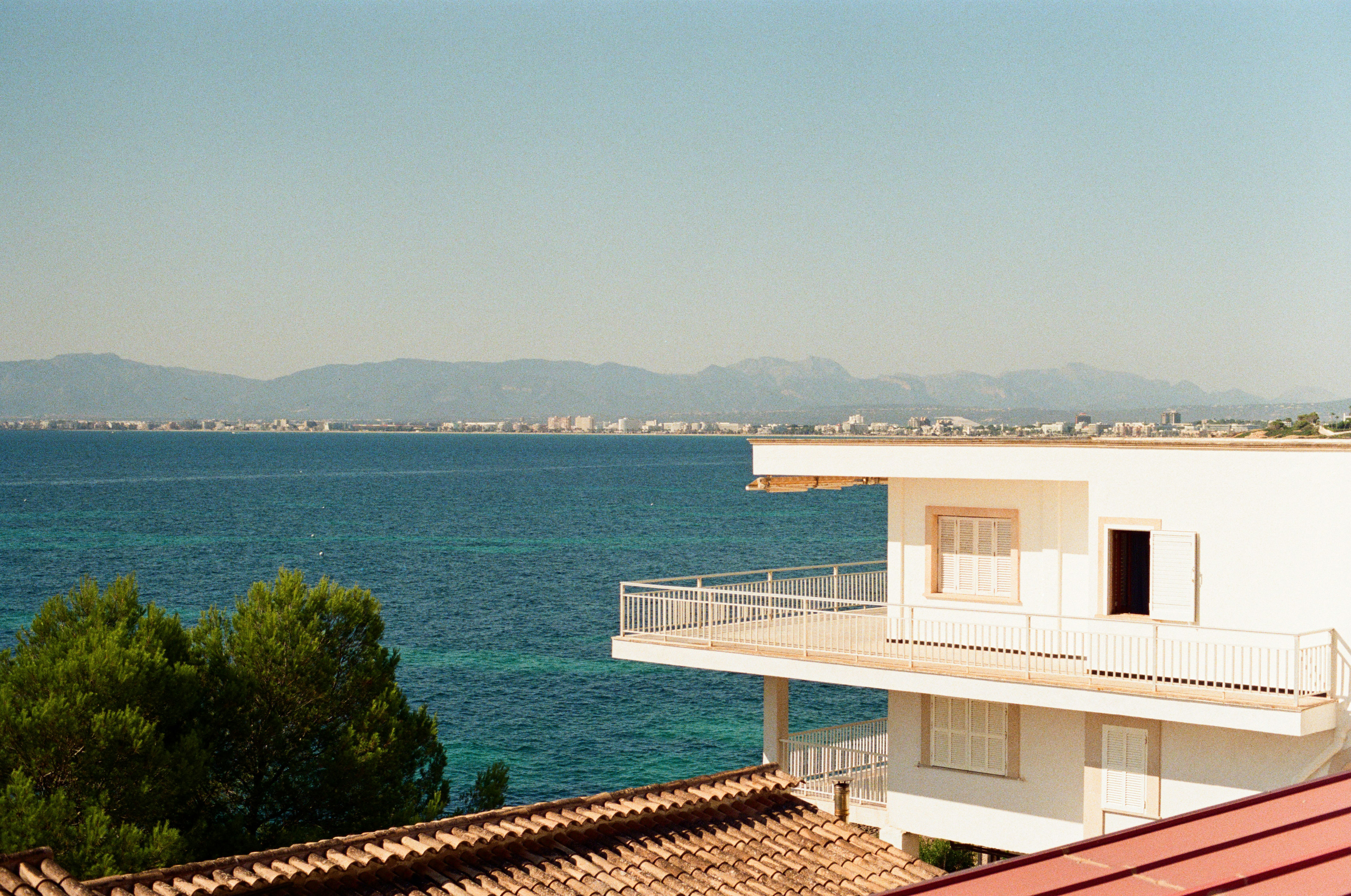 Buying a seaside penthouse in Italy for €35,000 is still possible