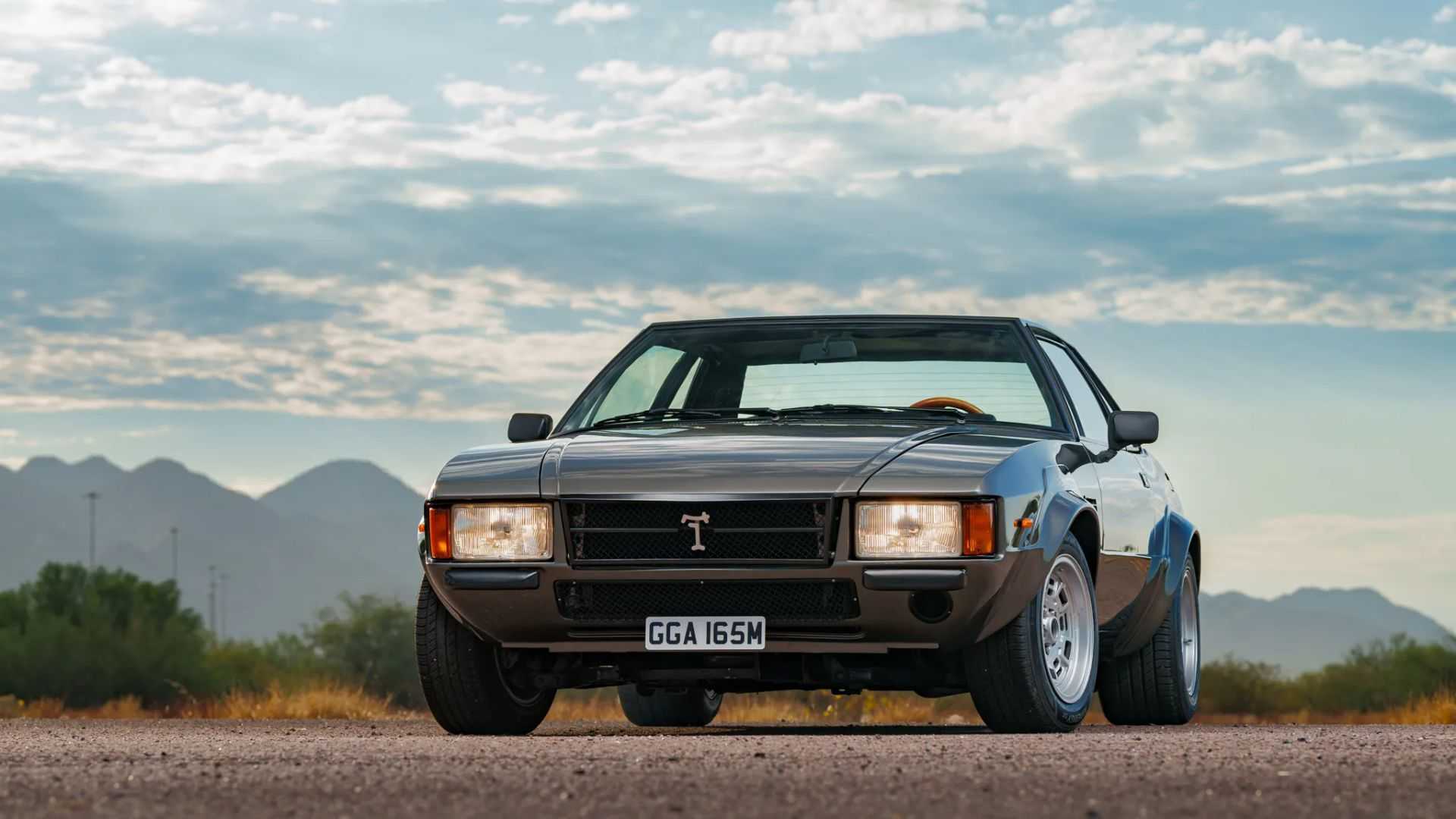 1974 De Tomaso Longchamp front quarter