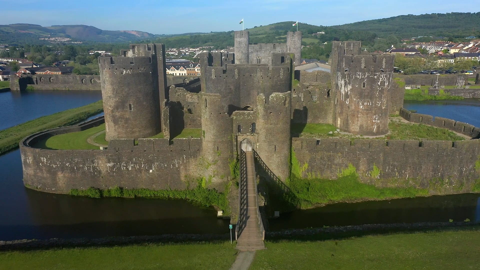 Castello di Caerphilly, Galles: riprese aeree con drone della possente ...